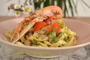 Scialatielli_pesto rucola_pomodorini_gamberoni, ricette pesce, primi piatti, menù di capodanno