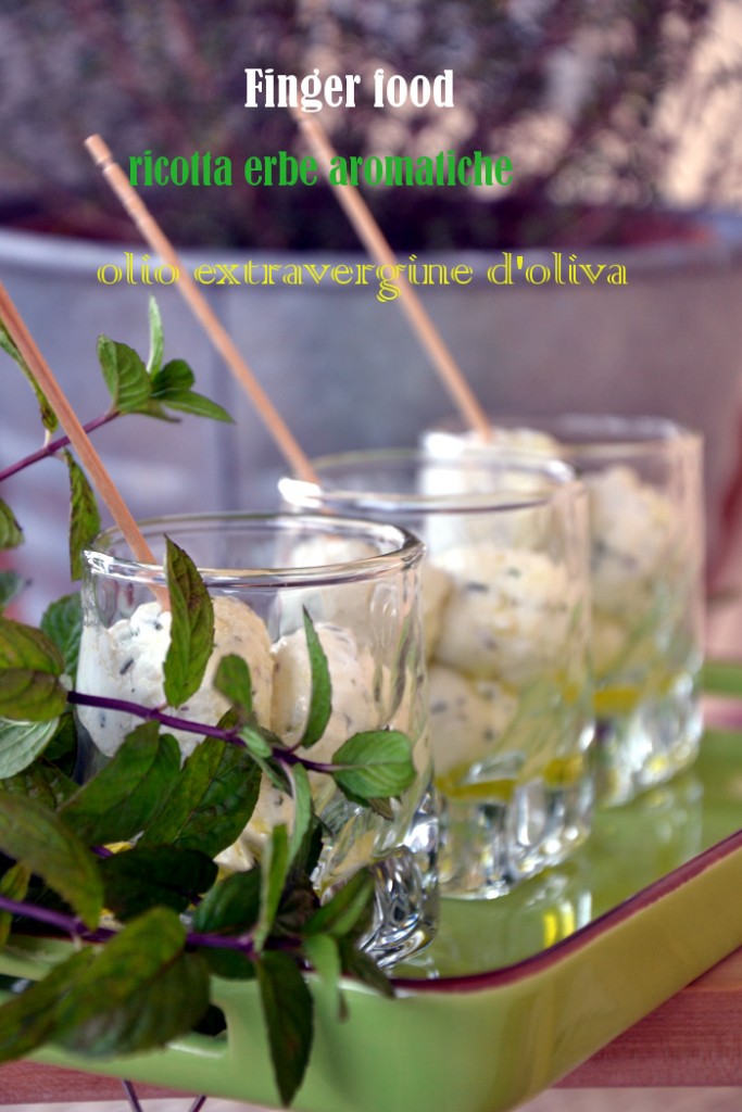 Bon bon di ricotta erbe aromatiche e olio extravergine di oliva