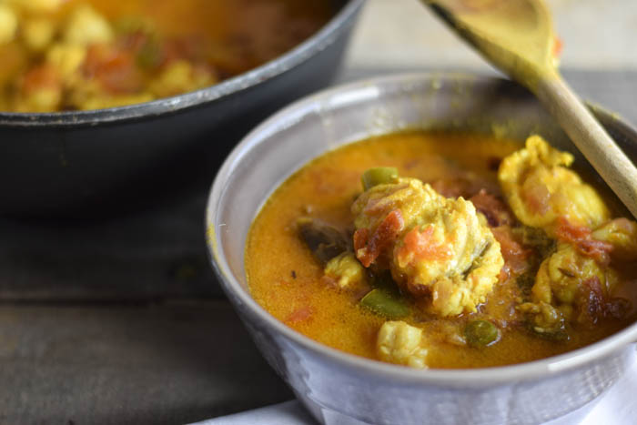 Zuppa di rana pescatrice alla curcuma e curry