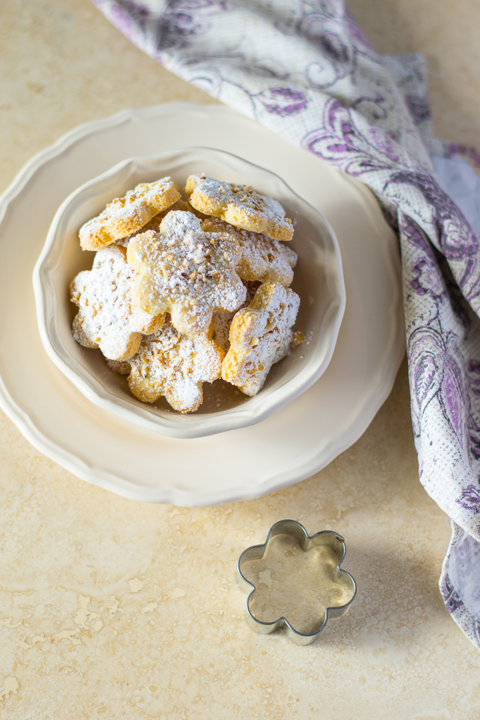 come preparare i biscotti in casa, dolcetti con le mandorle, ricetta biscotti veloce,